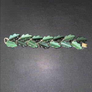 Vintage Lisner Thermoset Oak Leaf Bracelet